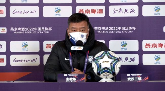 脱岳裙子从后面挺进去电